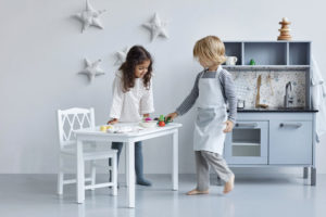 Designstuff-Minimalist-Style-Kids-Decor-Kitchen-Play